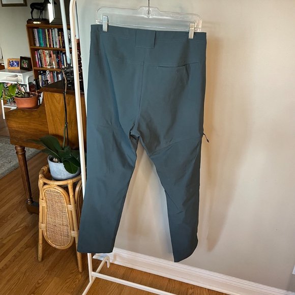 MEC / Men's Active Pants / Dark Grey / Size 32 - Picture 2 of 2
